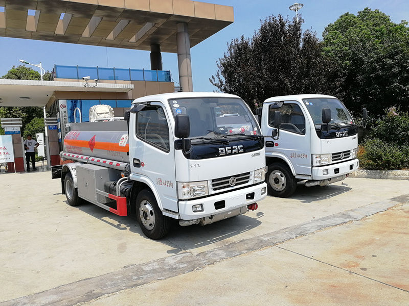 東風(fēng)藍(lán)牌2噸加油車