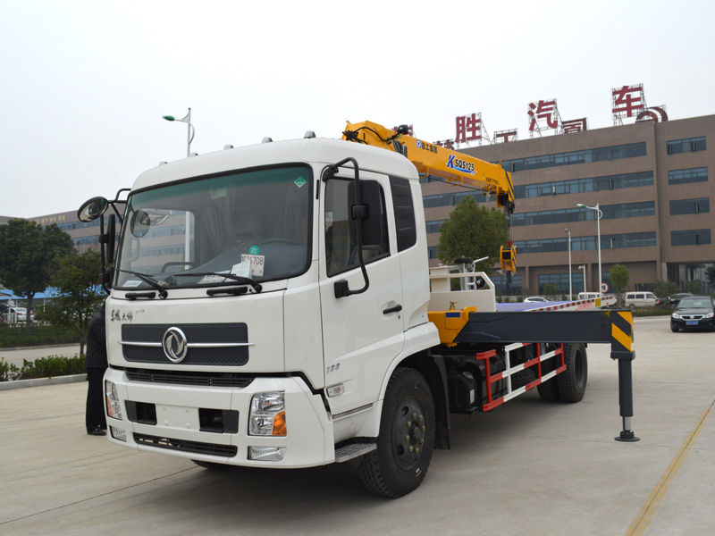 東風天錦平板帶吊清障車