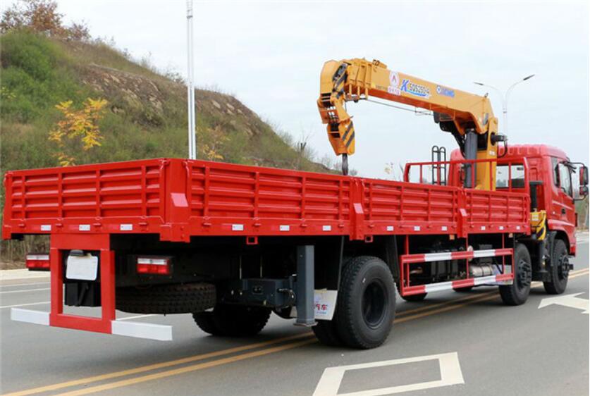 東風(fēng)前四后四12噸徐工隨車吊