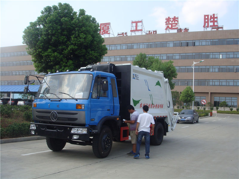 東風(fēng)145壓縮垃圾車（8-10方）