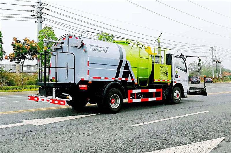 東風(fēng)多利卡高壓清洗車（6-8噸）